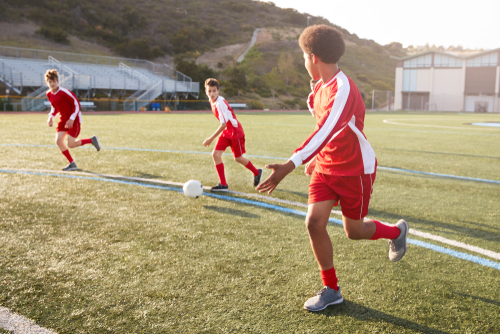 サッカーの インサイドキック とは 4つの基本の蹴り方とドイツ式練習例など